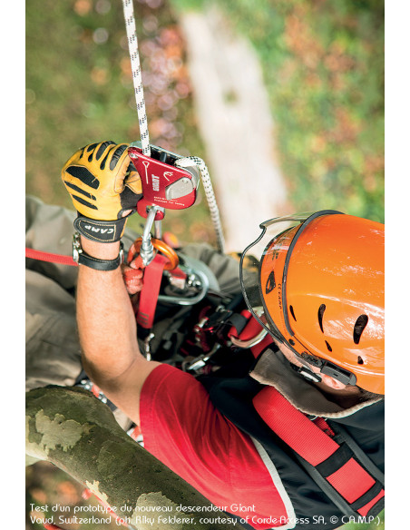 Descendeur auto-freinant GIANT anti-panique CAMP | l’équipeur.fr